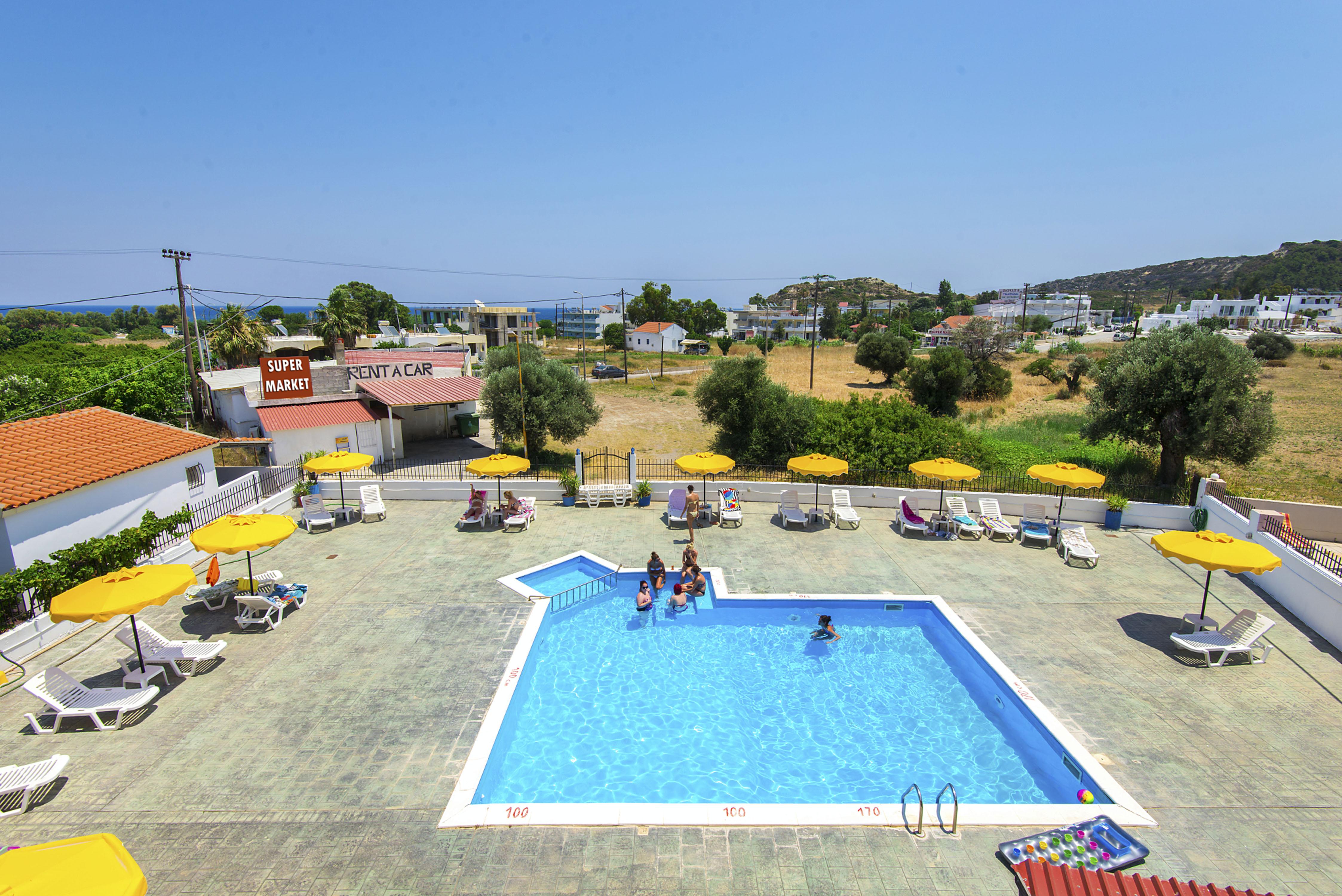 Butterfly Studios, Aparthotel